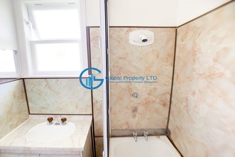 Photo of property in 12 Powell Place, Henderson, Auckland, 0610