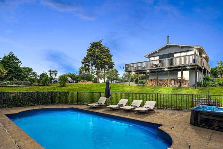 Photo of property in 42 Potts Road, Whitford, Howick, 2571