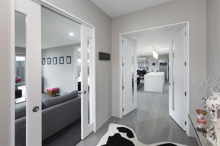 Photo of property in 5 Torrey Pines, Waimairi Beach, Christchurch, 8083