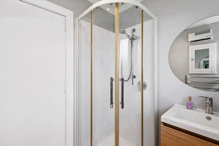 Photo of property in 67 Coopers Road, Dallington, Christchurch, 8061