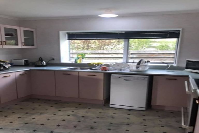 Photo of property in 16a Awanui Drive, Waikanae, 5036