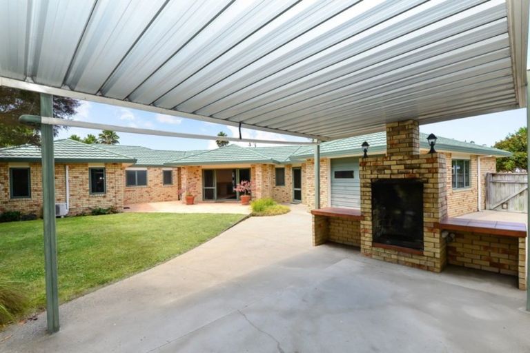 Photo of property in 66 Cairns Crescent, Rototuna, Hamilton, 3210