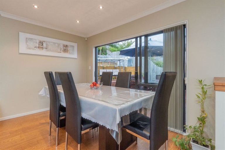 Photo of property in 5 Bangla Place, Massey, Auckland, 0614
