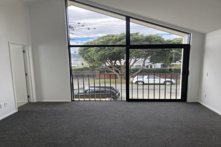 Photo of property in 16 Inglis Street, Seatoun, Wellington, 6022