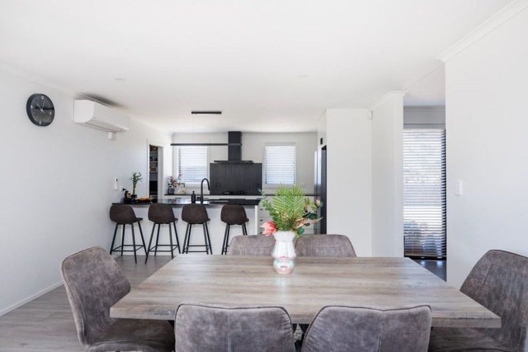 Photo of property in 6 Ivy Lane, Kelvin Grove, Palmerston North, 4414