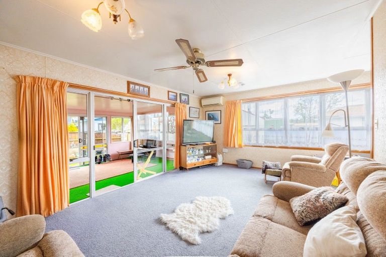 Photo of property in 25 Bennett Street, Waipawa, 4210