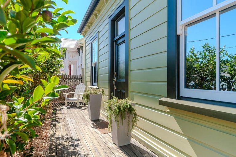 Photo of property in 6 Green Street, Newtown, Wellington, 6021