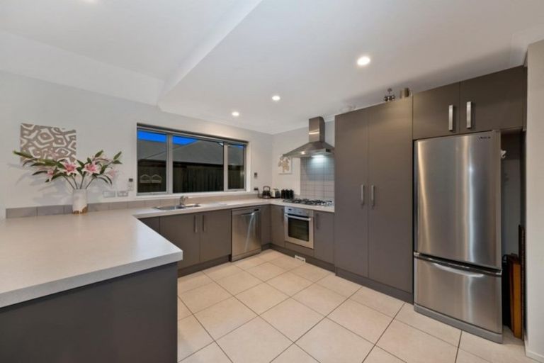 Photo of property in 10 Reka Street, Parklands, Christchurch, 8083