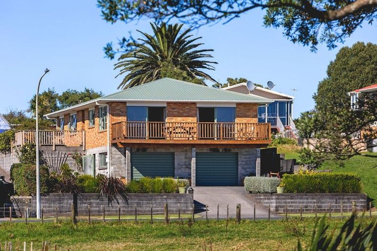 Photo of property in 49 Battiscombe Terrace, Waitara, 4320