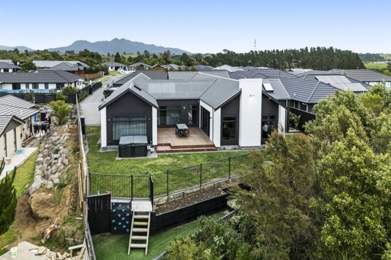 Photo of property in 28 Honeyfield Drive, Whalers Gate, New Plymouth, 4310