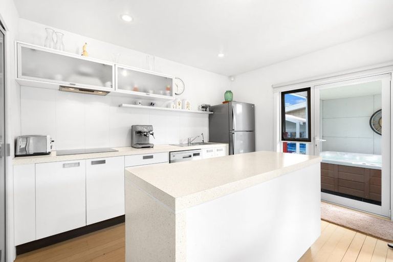 Photo of property in 31 Riverside Road, Orewa, 0931