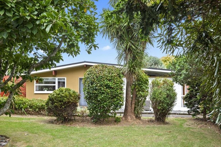 Photo of property in 8 Alf Walker Place, Papakura, 2110