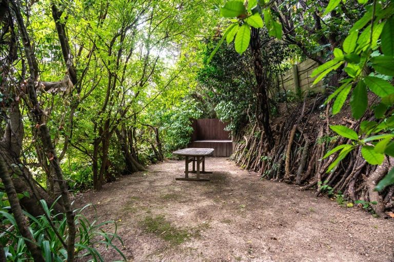 Photo of property in 91 Woodman Drive, Tawa, Wellington, 5028