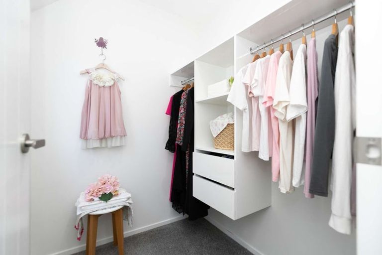 Photo of property in 90c Seymour Road, Sunnyvale, Auckland, 0612