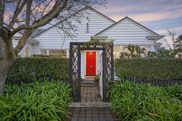 Photo of property in 2 Girvan Street, Fendalton, Christchurch, 8041