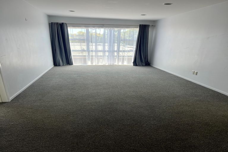 Photo of property in 4/33 Kenderdine Road, Papatoetoe, Auckland, 2025