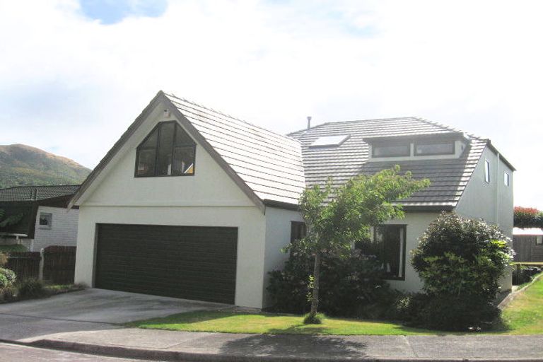 Photo of property in 3 Dundee Place, Crofton Downs, Wellington, 6035