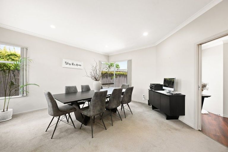 Photo of property in 31 Mickelson Avenue, Rototuna, Hamilton, 3210