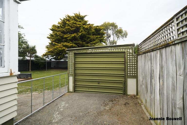 Photo of property in 654 Featherston Street, Roslyn, Palmerston North, 4414
