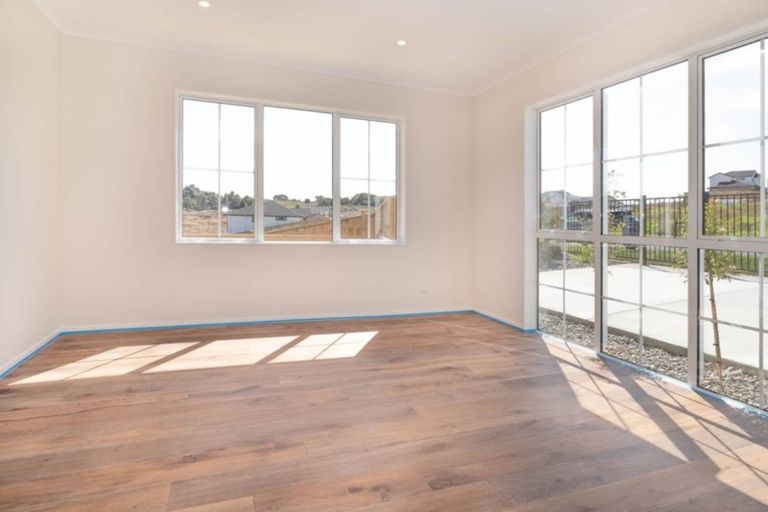 Photo of property in 31 Takurua Terrace, Orewa, 0931