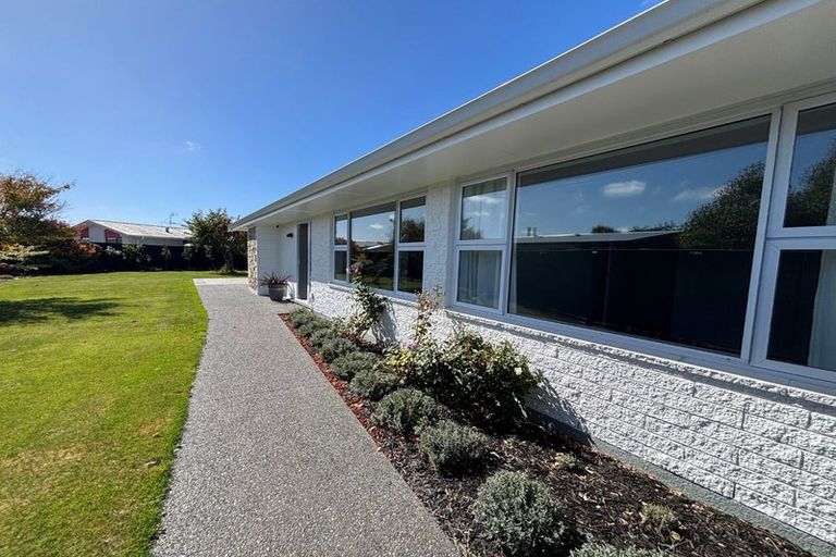 Photo of property in 102a Isleworth Road, Bishopdale, Christchurch, 8053