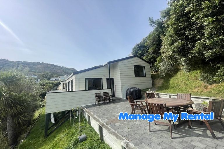 Photo of property in 6 Dennis Way, Island Bay, Wellington, 6023