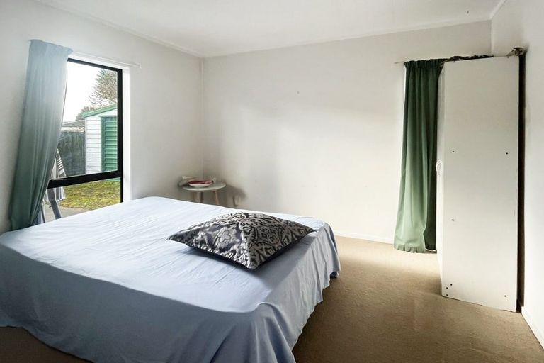 Photo of property in 86 Hillcrest Drive, Kelvin Grove, Palmerston North, 4414