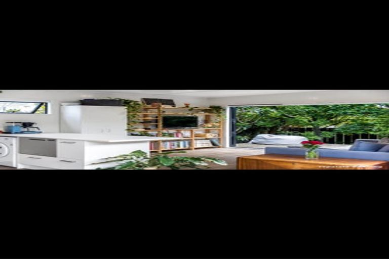 Photo of property in 16 Rossgrove Terrace, Mount Albert, Auckland, 1025