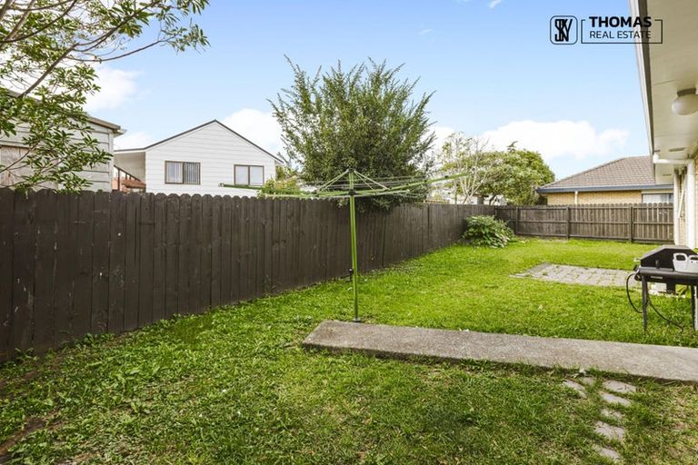 Photo of property in 2/24 Horlicks Place, Randwick Park, Auckland, 2105