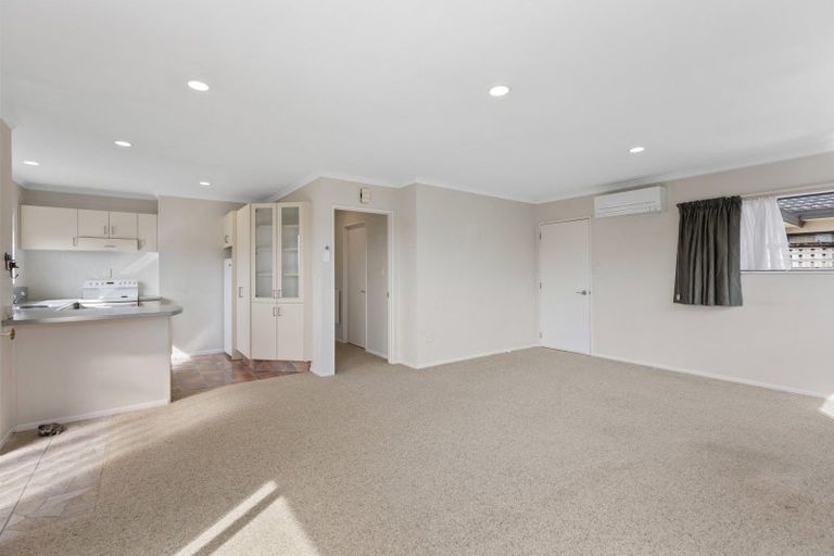 Photo of property in 1/156 Carrington Street, Lower Vogeltown, New Plymouth, 4310