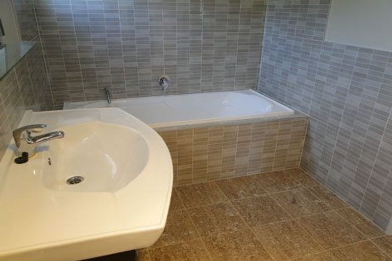 Photo of property in 30 Skelligs Drive, Flat Bush, Auckland, 2019