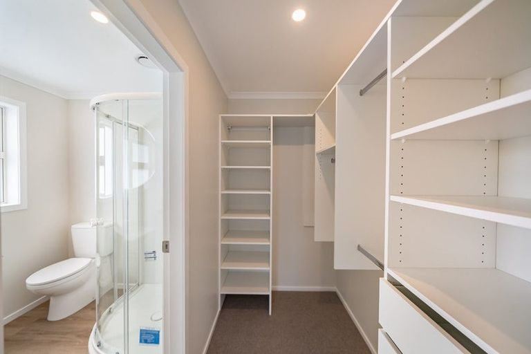 Photo of property in 70b Heretaunga Square, Silverstream, Upper Hutt, 5019