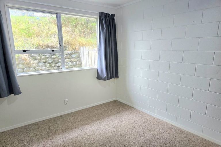 Photo of property in 25a Manor Drive, Stokes Valley, Lower Hutt, 5019
