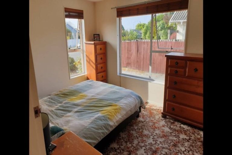 Photo of property in 64 Oakley Crescent, Hornby, Christchurch, 8042