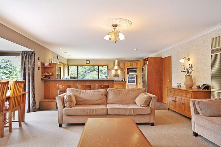 Photo of property in 1 Wincanton Place, Awapuni, Palmerston North, 4412