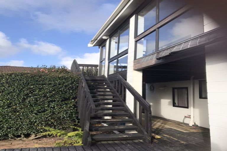 Photo of property in 2/2 Monde Place, Clover Park, Auckland, 2019