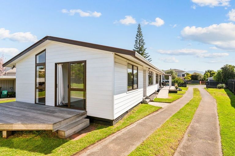 Photo of property in 46 Hollis Road, Paraparaumu Beach, Paraparaumu, 5032