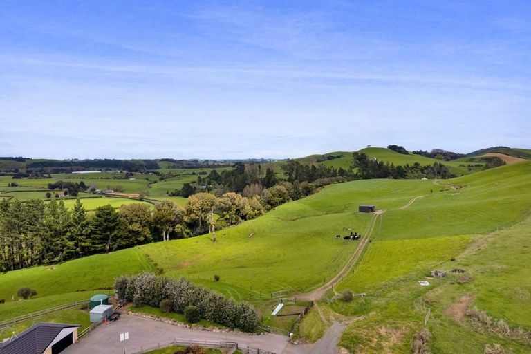 Photo of property in 19 Roddy Road, Everett Park, New Plymouth, 4373