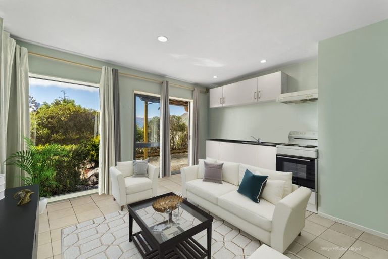 Photo of property in 24 Sainsbury Road, Fernhill, Queenstown, 9300