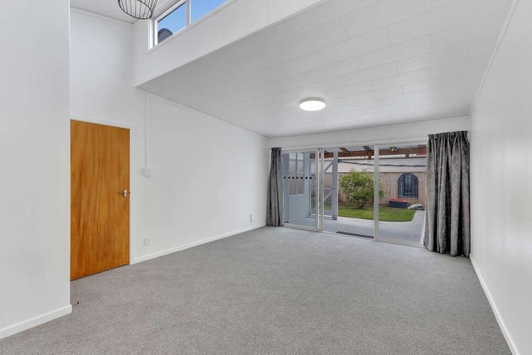 Photo of property in 2/20 Darnell Street, Fitzroy, New Plymouth, 4312