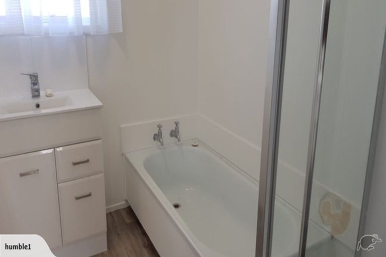 Photo of property in 5 Tangelo Place, Bucklands Beach, Auckland, 2012