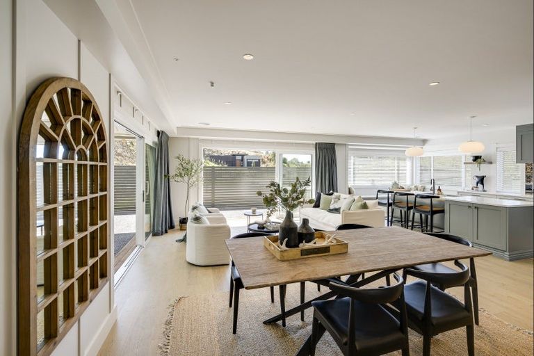 Photo of property in 71 Oak Road, Poraiti, Napier, 4112