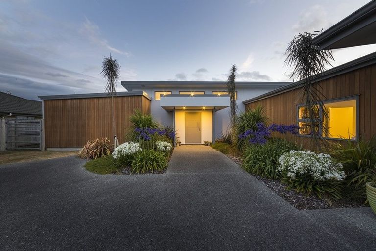 Photo of property in 60 Rodeo Drive, Kelvin Grove, Palmerston North, 4414