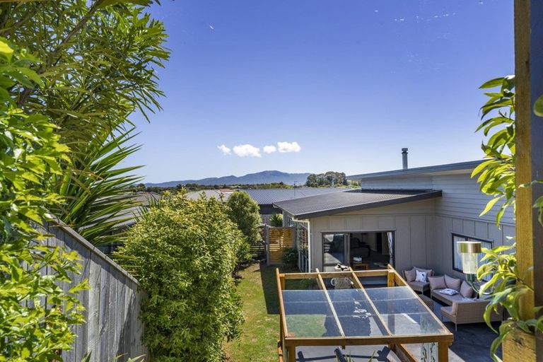 Photo of property in 7 Aqua Way, Paraparaumu, 5032