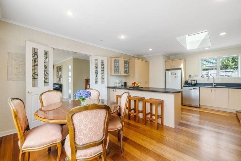 Photo of property in 230 Avonhead Road, Avonhead, Christchurch, 8042