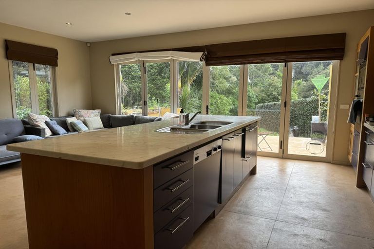 Photo of property in 14 Daldys Bush Lane, Bayview, Auckland, 0629