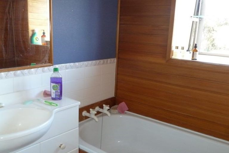 Photo of property in 4a Glendhu Road, Bayview, Auckland, 0629