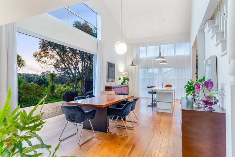 Photo of property in 16a Renata Crescent, Te Atatu Peninsula, Auckland, 0610