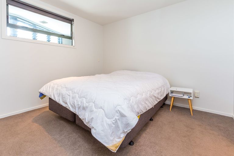 Photo of property in 22 Beresford Street, Bayswater, Auckland, 0622