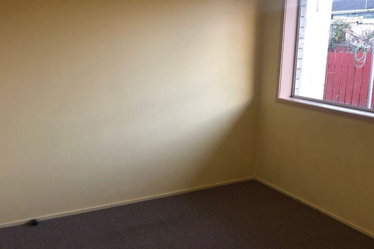 Photo of property in 2/8 Margaret Road, Papatoetoe, Auckland, 2025